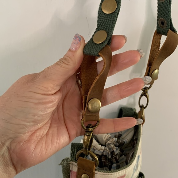 Selina Vaughan Studios green canvas repurposed upcycled grain bag crossbody bag - Picture 6 of 12